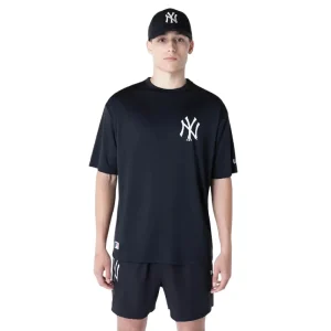 New York Yankees League Essential Black T-Shirt